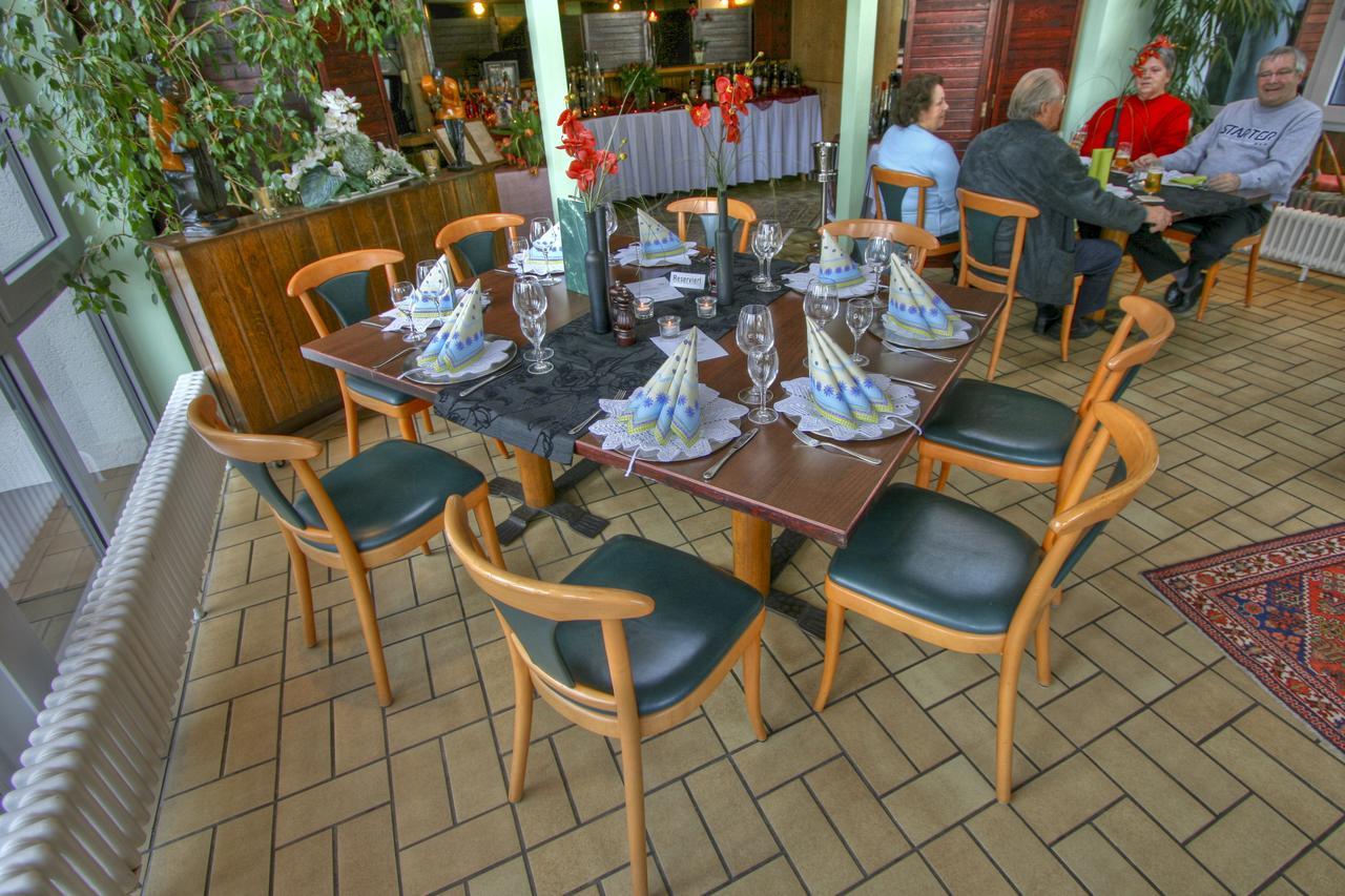 Sport- Und Tagungshotel Kenzingen Exterior photo