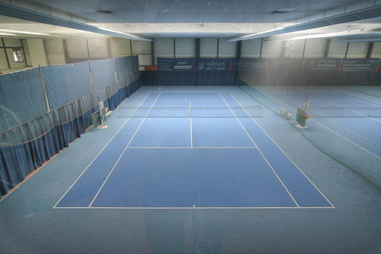Sport- Und Tagungshotel Kenzingen Exterior photo