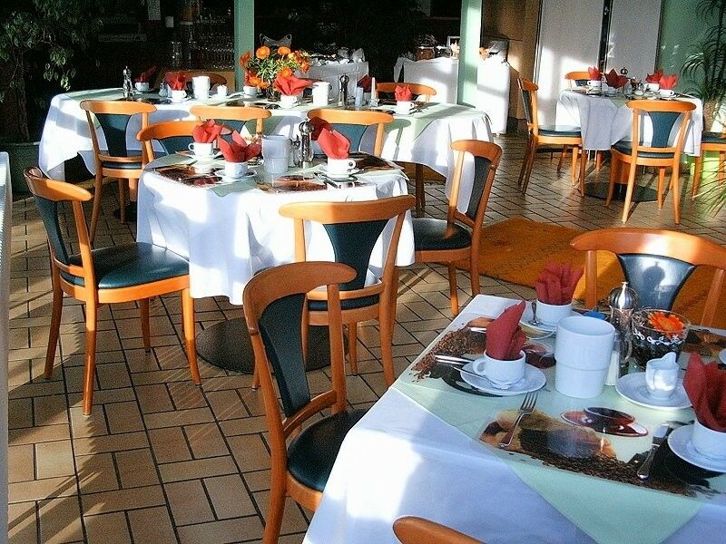 Sport- Und Tagungshotel Kenzingen Exterior photo